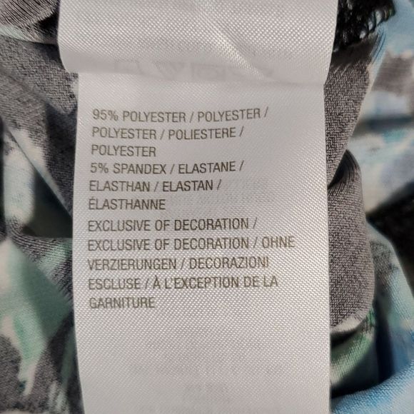 Susan Graver Printed Liquid Knit Top with Ruffle Trim‎ Floral Shirt Size Large - Picture 8 of 10